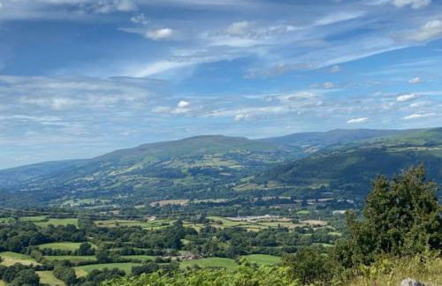 Beautiful Retreat - Hot Tub, Stunning Views & Late Checkout - Abergavenny - Foto 35