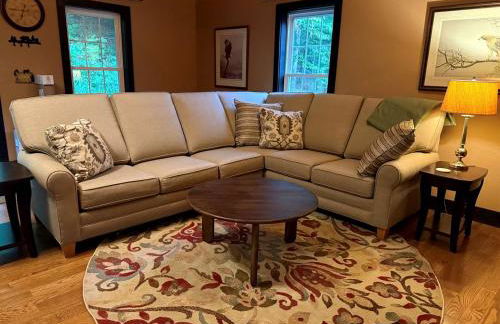 Spacious Mountain Retreat with Bonus Game Room Near Asheville, Barnardsville, NC - Foto 17