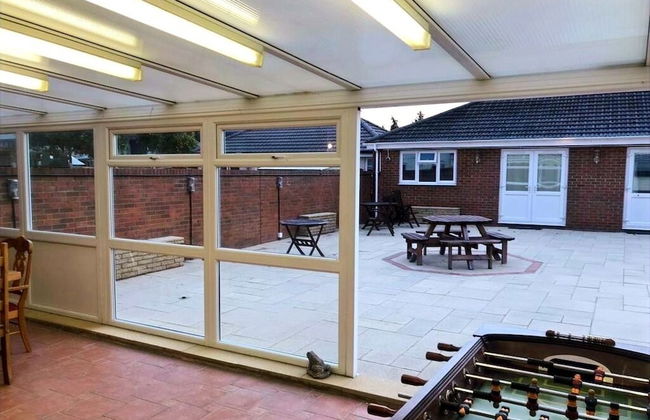 3-bed Semi-detached House, Wifi, Parking, Outdoor Space - Photo 20