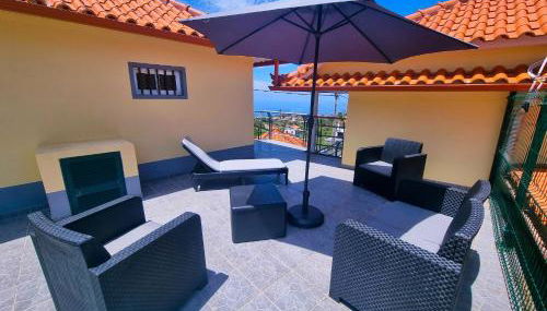 Santana Escape with Terrace Views, Near Levadas and Pico Ruivo - Foto 3, sunbed, Garden view