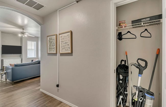 Ground Floor King Beds Pool Gym - Near Hill AFB - Foto 3