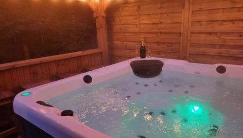 Luxury log cabin with hot tub- York - Foto 3