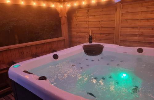 Luxury log cabin with hot tub- York - Foto 3