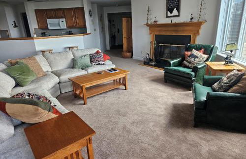 Highridge Court 19 with Wintergreen Advantage - Foto 4