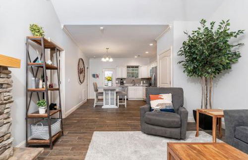 Elegant Cades Cove Condo with Community Pool - Foto 6