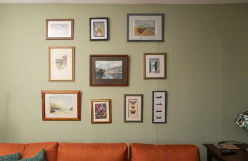 Modern 2BD Victorian Home Near Town Centre - Foto 17