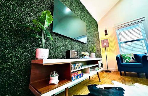 NEW Tiki House! Near Beaches, Sleeps 6-7 - Foto 28