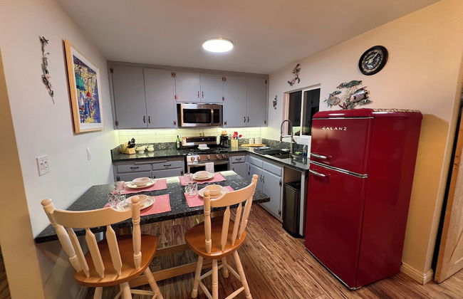 Hummingbird Mountain Cottage - Photo 24