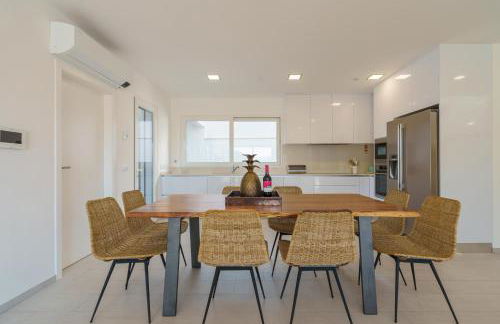 Villa Beach and Friends with ocean view - Photo 25