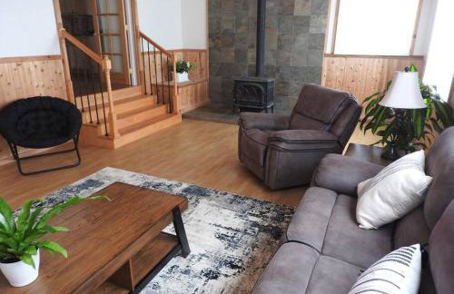 Coastal Charm: SW Oregon home on 2+ quiet acres - Foto 1