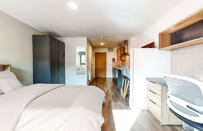 For Student Only Canvas Glasgow - Photo 13