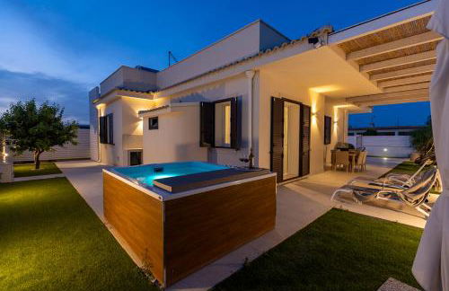 Villa Teresann con Jacuzzi riscaldata - Foto 1