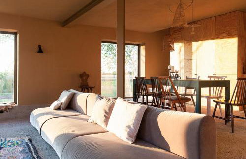 Architectural Gem On The Cornfield - Photo 13