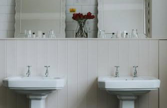 Healing Manor Hotel - Photo 22