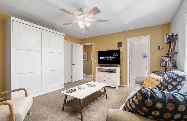 The Giraffe House - Photo 26