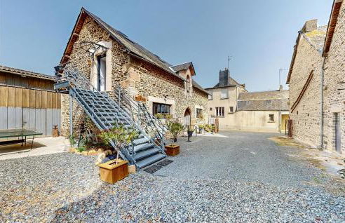 Cozy Apartment In Neuilly Le Vendin - Photo 1