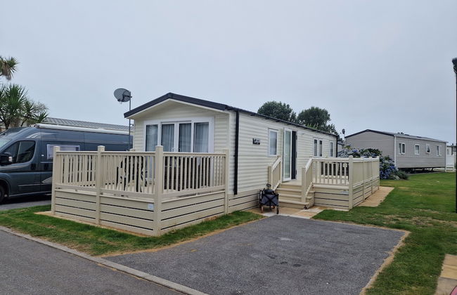 Welcoming 3 Bedroom Caravan 2 Min Walk to Beach - Foto 1