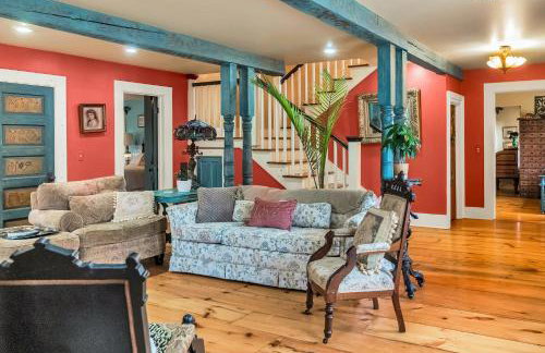 Hot Tub and Large Yard Elegant Deansboro Getaway - Foto 9