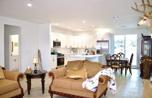 New SW Inspired Home, 9 Guests, Tesla Ready, Pet Friendly - Foto 2