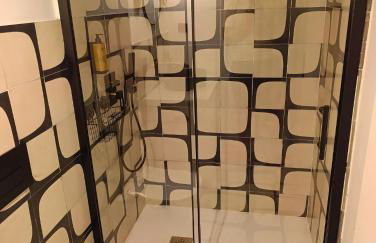 Beautiful Duplex Private Patio Alicante Center - Foto 24