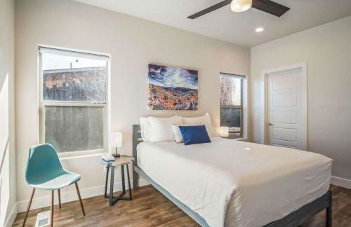 Timber & Tin H 2Bed 2Bath w Pool & Rooftop Deck - Foto 27