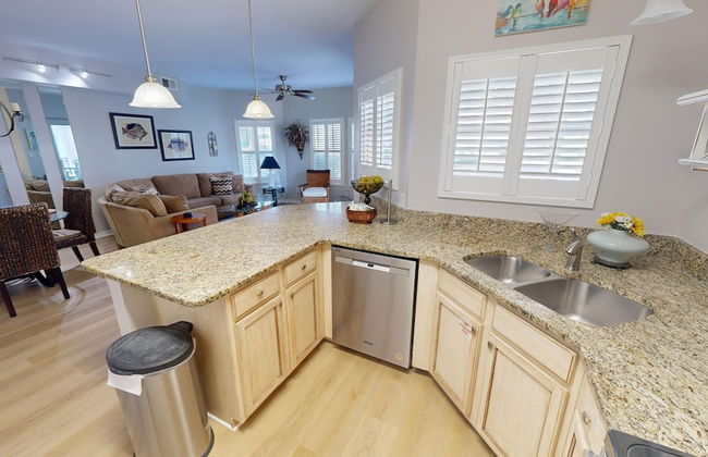 SPC 9136 - Ground Floor 2 BR short walk to beach right by pool by RedAwning - Foto 37