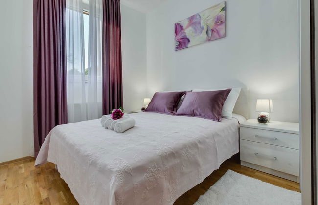 Spacious Holiday Home With Swimming Pool - Foto 7