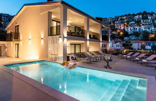 Villa Nina - Apartments with pool near the sea - Foto 1