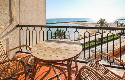 4 Bedroom Lovely Apartment In Cunit - Foto 1