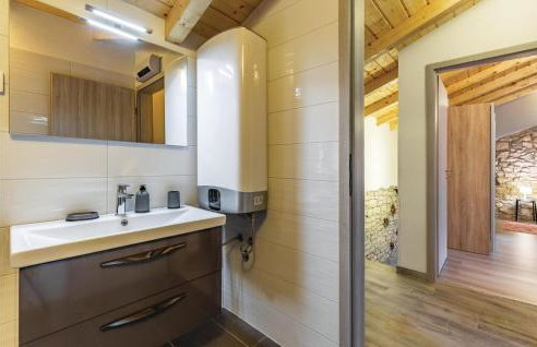 Gorgeous Home In Peruski With Wifi - Foto 18