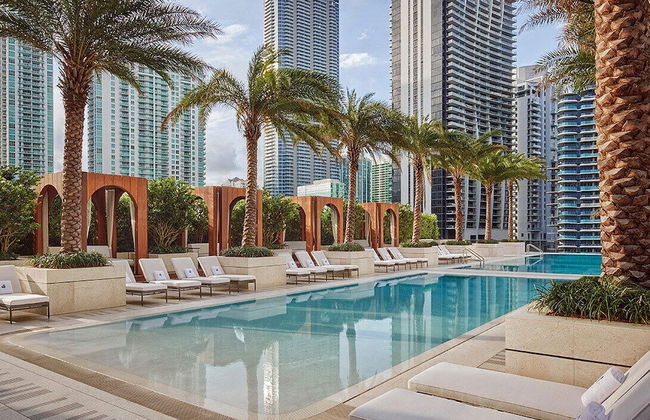 Suites at SLS LUX Brickell managed by CE - Foto 13