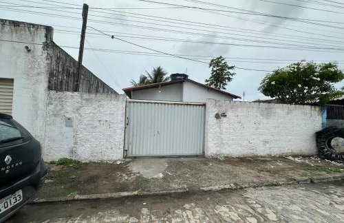 Casa Aconchegante com 2 quartos a 9 minutos de carro para as praias mais procuradas da região - Foto 16
