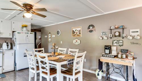 Steps to Crystal Lake Spacious Retreat with Views - Foto 2