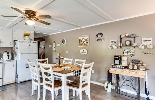 Steps to Crystal Lake Spacious Retreat with Views - Foto 2