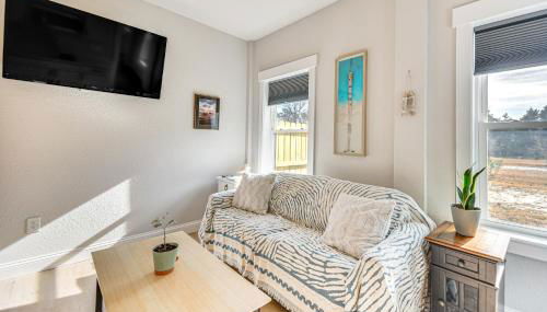 Outer Banks Couples Escape Near Beach and Gardens! - Foto 2