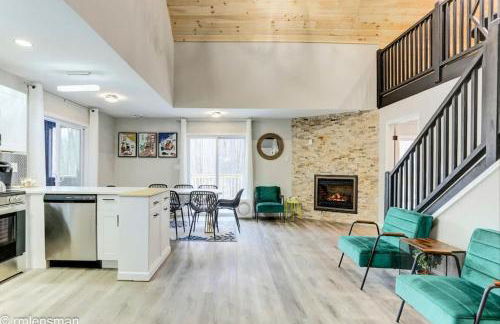 The Hut House 3BR 3BA Game Room Massage Chair - Foto 1