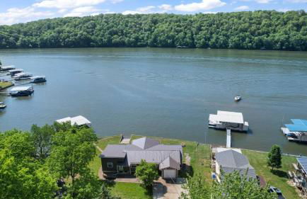Huge Lakefront Yard, Private Dock - Amazing Views! - Foto 59