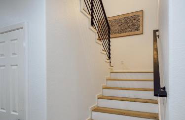 Modern Gem Near Downtown! - Foto 32