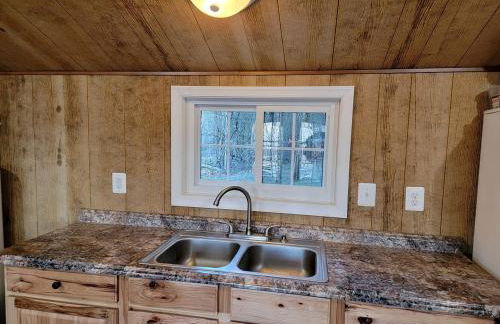 Private Pet-Friendly Cabins with Fire Pit for Nature Escapes in Clear Spring, Maryland, for Memorable Family Glamping Trips - Photo 22