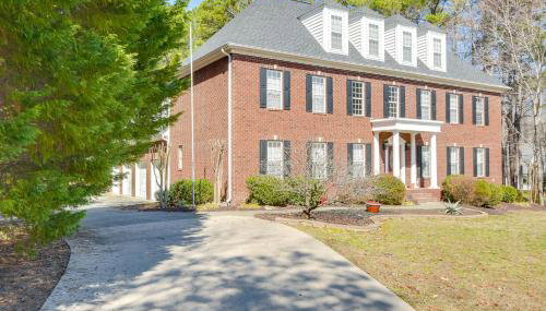 Hike, Golf and Boat Wake Forest Home with Yard - Foto 3