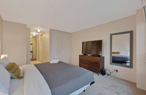 2bd River North Condo with Million Dollar Views! condo - Photo 15