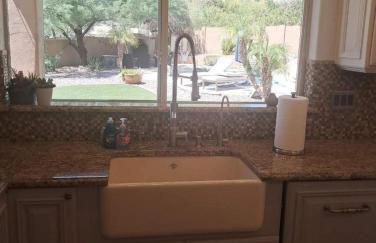 Desert Paradise Pool Spa Pickleball Putt Green - Foto 13