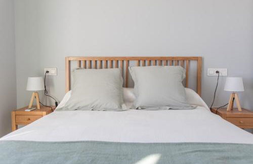 Precioso apartamento frente a la playa con piscina - Foto 33