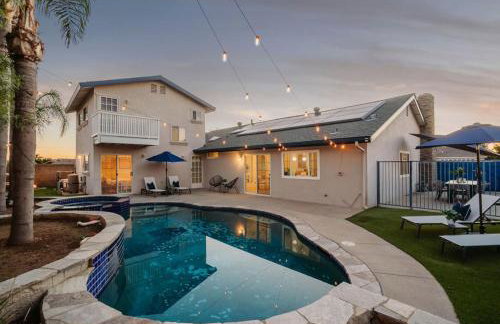 Sunlit Oasis with Heated Pool and Jacuzzi 20 minutes to Disneyland - Foto 2