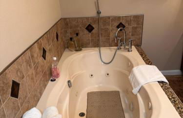 A huge Sprawling House on a large lot -15 minutes to St Louis - Foto 32