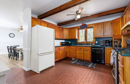 Enola Trail Getaway - bikes, rural, BBQ ,King bed, patio - Foto 20