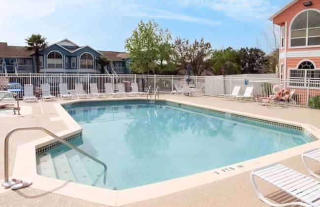 Upstay - Unbeatable Location Condo w Garden Patio - Photo 22