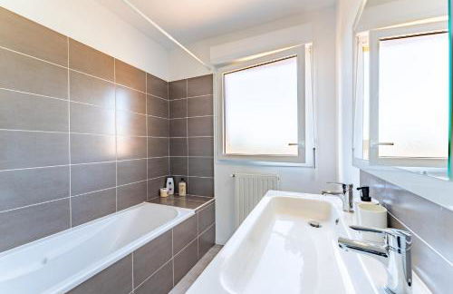 Maison T4 spacieuse avec jardin parking privé - Foto 3