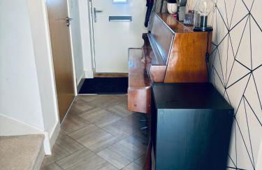 4 bed Townhouse with spectacular views 4 miles from Cardiff 10min drive or train journey to city centre - Photo 34