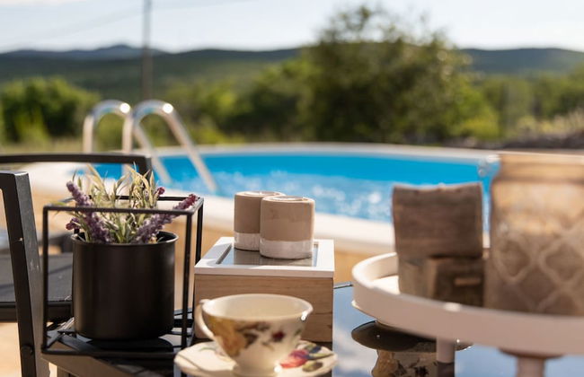 Serene Retreat Holiday Home With Pool - Foto 13